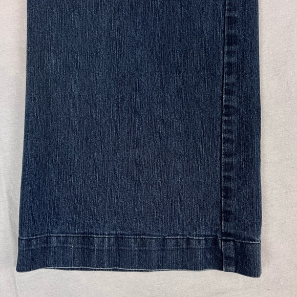 Dockers Women’s Mid Rise Curvy Jeans 10 Med. Style No.253350157 Metro Pant - Picture 7 of 9